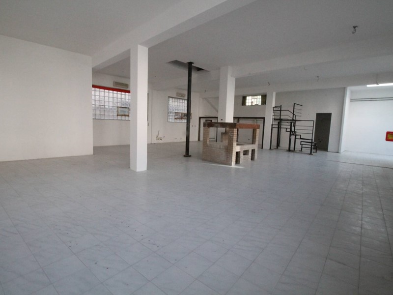Monolocale in Vendita a San Benedetto del Tronto, 385 m²