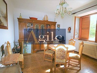 Quadrilocale in Vendita a Montefiore dell'Aso, 110'000€, 100 m²