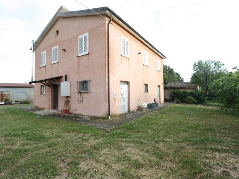Rustico in Vendita a Monsampolo del Tronto, 180'000€, 310 m²