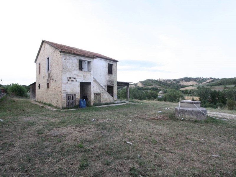 Rustico in Vendita a Spinetoli, 75'000€, 142 m²