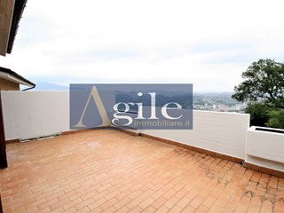 Villetta a schiera in Vendita a Ascoli Piceno, 234 m²