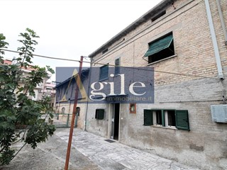 Casa Indipendente in Vendita a Castel di Lama, 100'000€, 163 m²