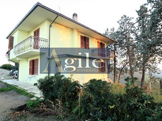 Casa Indipendente in Vendita a Offida, 250'000€, 220 m²