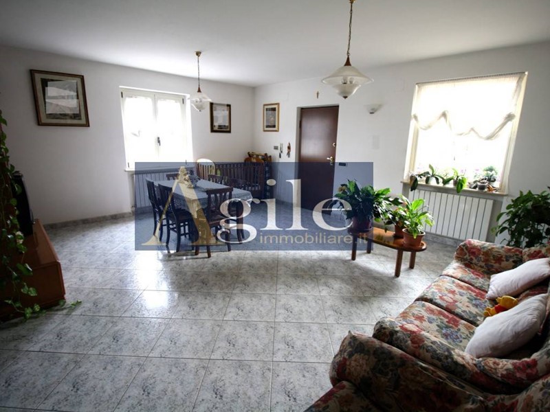 Villetta a schiera in Vendita a Folignano, 279'000€, 235 m²