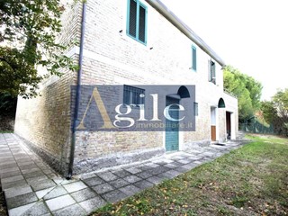 Casa Indipendente in Vendita a Offida, 200'000€, 280 m²