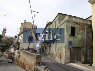 Casa Indipendente in Vendita a Monsampolo del Tronto, 165'000€, 600 m²