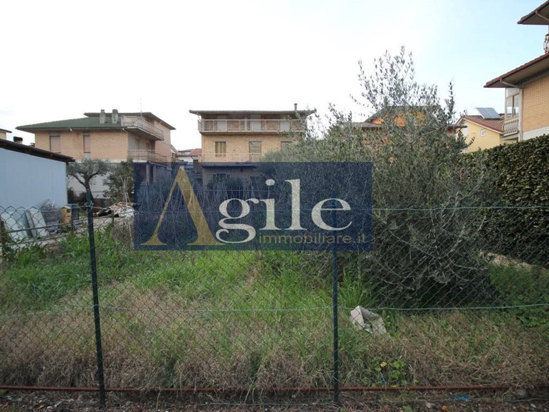 Terreno edificabile in Vendita a Spinetoli, 70'000€, 660 m²