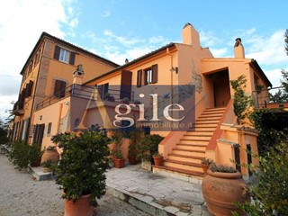 Appartamento in Vendita a Offida, 1'300'000€, 1200 m²