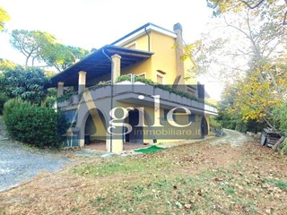 Villa in Vendita a Colonnella, 440'000€, 232 m²