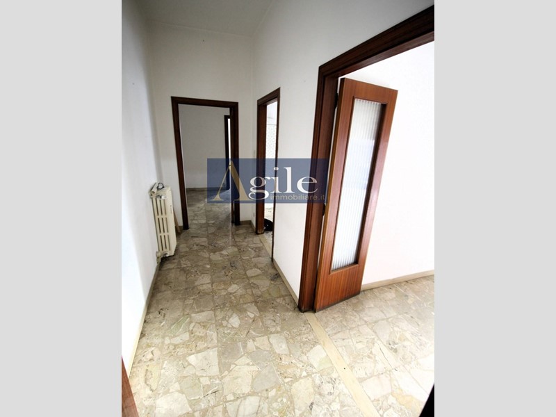 Trilocale in Vendita a Ascoli Piceno, 93'000€, 78 m²