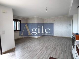 Trilocale in Vendita a Monteprandone, 120'000€, 107 m²