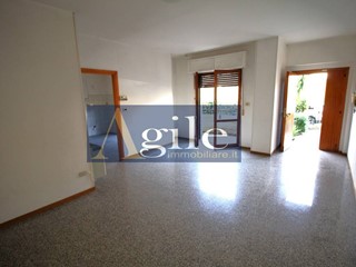 Quadrilocale in Vendita a Folignano, 95'000€, 120 m²