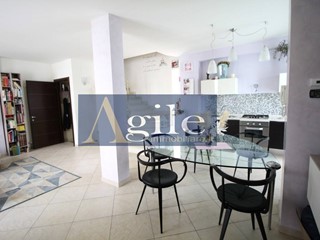 Villetta a schiera in Vendita a Acquaviva Picena, 230'000€, 192 m²