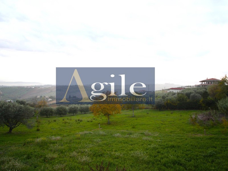 Terreno edificabile in Vendita a Colonnella, 40'000€, 800 m²