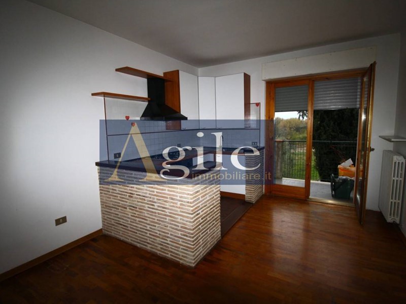 Bilocale in Vendita a Maltignano, 73'000€, 75 m²