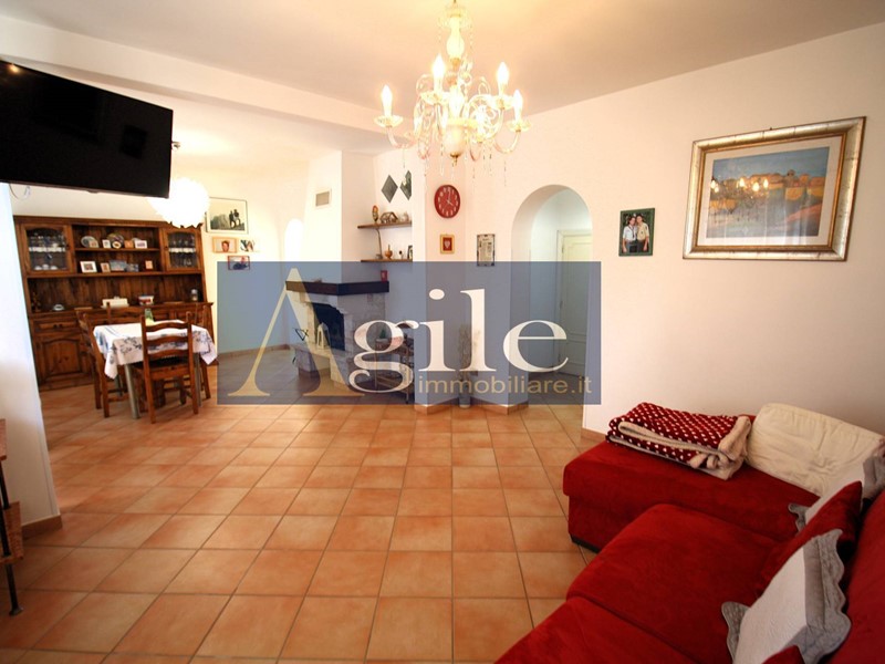 Casa Indipendente in Vendita a Colli del Tronto, 270'000€, 178 m²