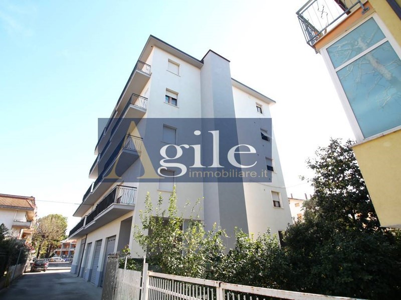 Appartamento in Vendita a Monteprandone, 210'000€, 251 m²