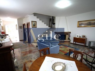 Villetta a schiera in Vendita a Folignano, 225'000€, 300 m²