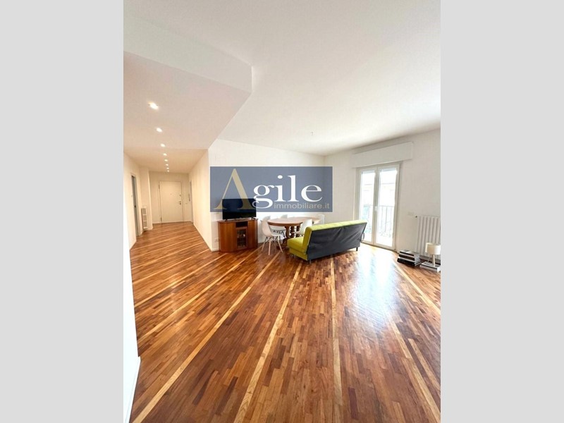Quadrilocale in Vendita a Monsampolo del Tronto, 135'000&euro;, 119 m²