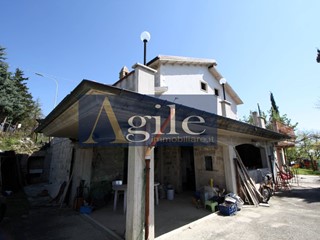 Casa Indipendente in Vendita a Ascoli Piceno, 175'000€, 200 m²