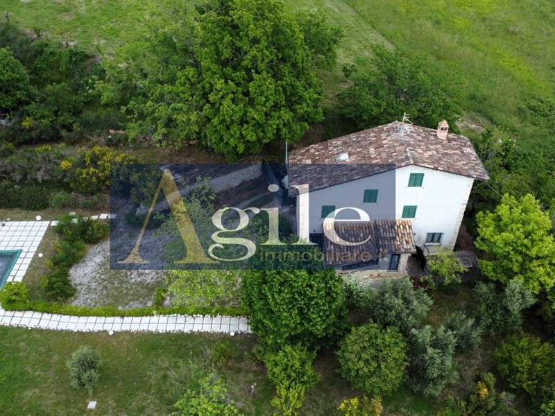 Casa Indipendente in Vendita a Ascoli Piceno, 310'000€, 191 m²