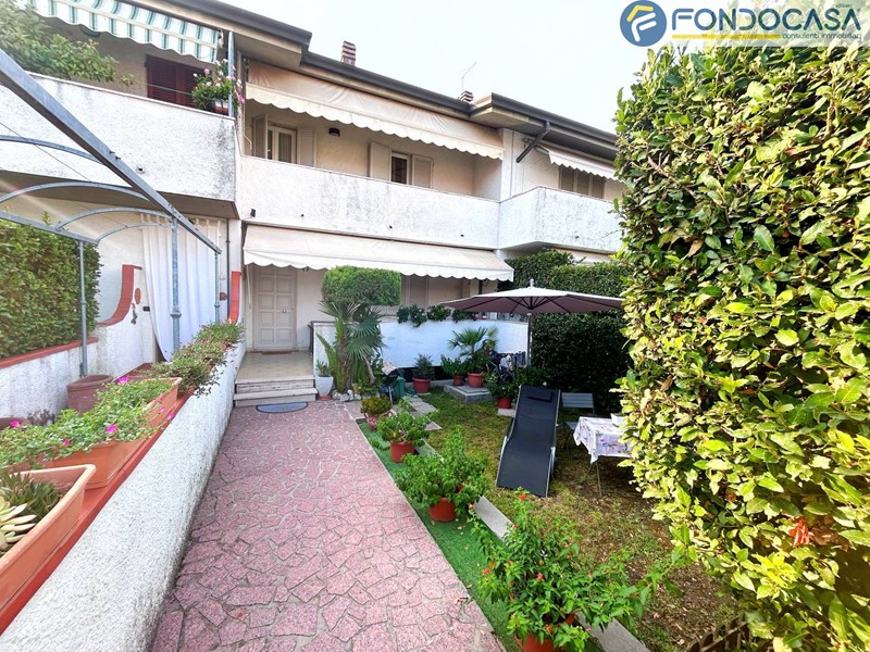 Villa in Vendita a Seravezza, 560'000&euro;, 170 m²