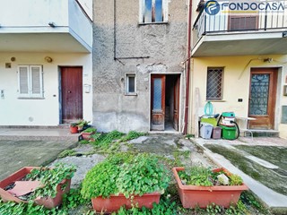 Rustico in Vendita a Montignoso, 60'000€, 86 m²