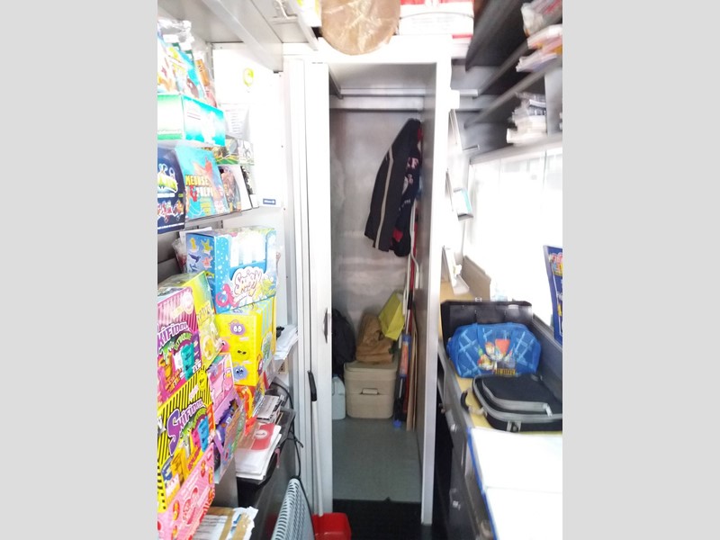 Attività commerciale in Affitto a Pisa, 333€, 11 m²