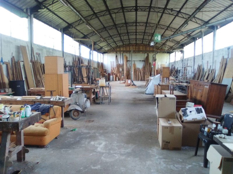 Attività commerciale in Affitto a Pisa, 2'100€, 480 m²