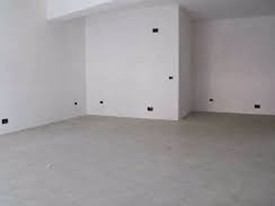 Attività commerciale in Affitto a Pisa, 550€, 27 m²