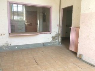 Attività commerciale in Affitto a Pisa, 2'000€, 170 m²