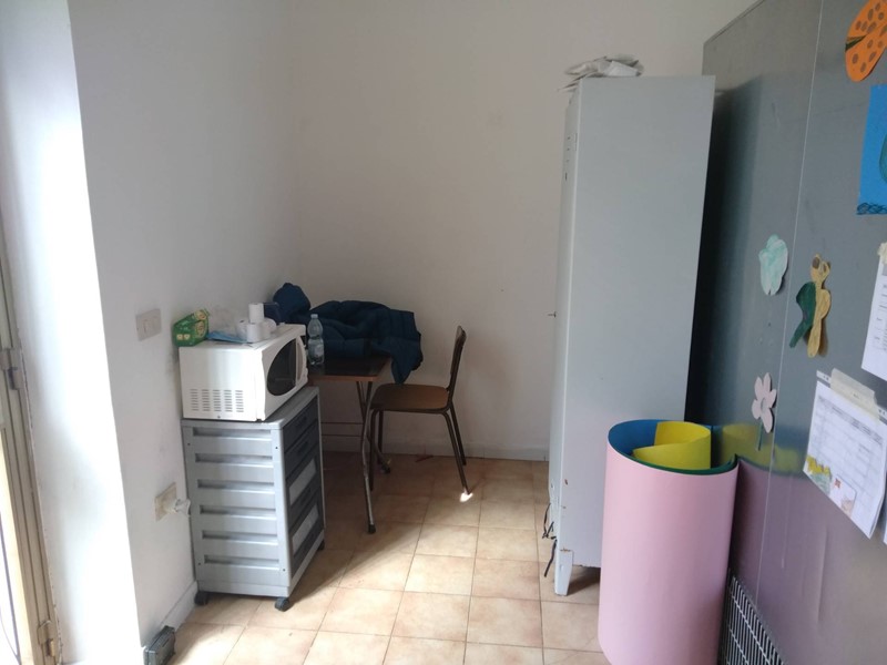 Attività commerciale in Affitto a Pisa, 650€, 40 m²
