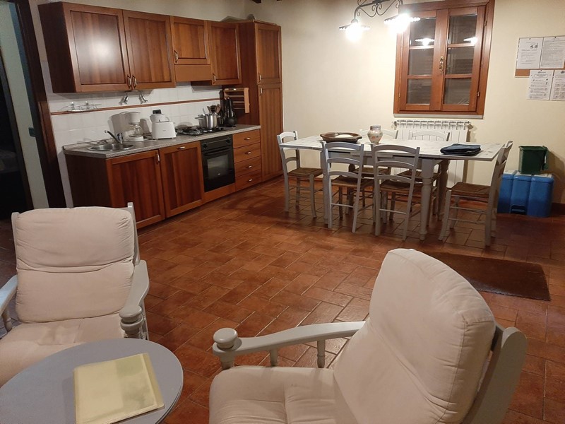 Casa Indipendente in Affitto a Calci, 1'200€, 130 m²