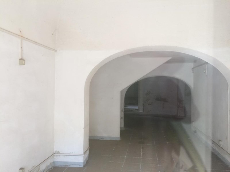 Attività commerciale in Affitto a Pisa, 800€, 80 m²