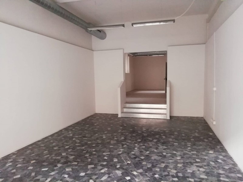 Attività commerciale in Affitto a Pisa, 1'400€, 190 m²