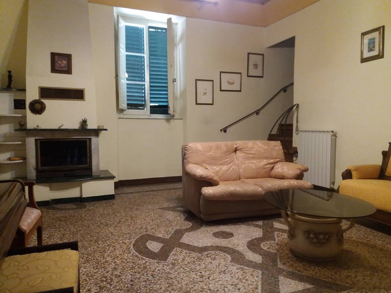 Casa Indipendente in Vendita a San Giuliano Terme, 300'000€, 200 m²