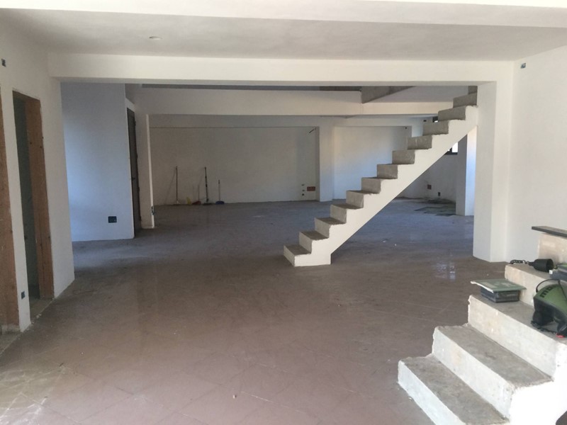 Attività commerciale in Vendita a Pisa, 350'000€, 160 m²