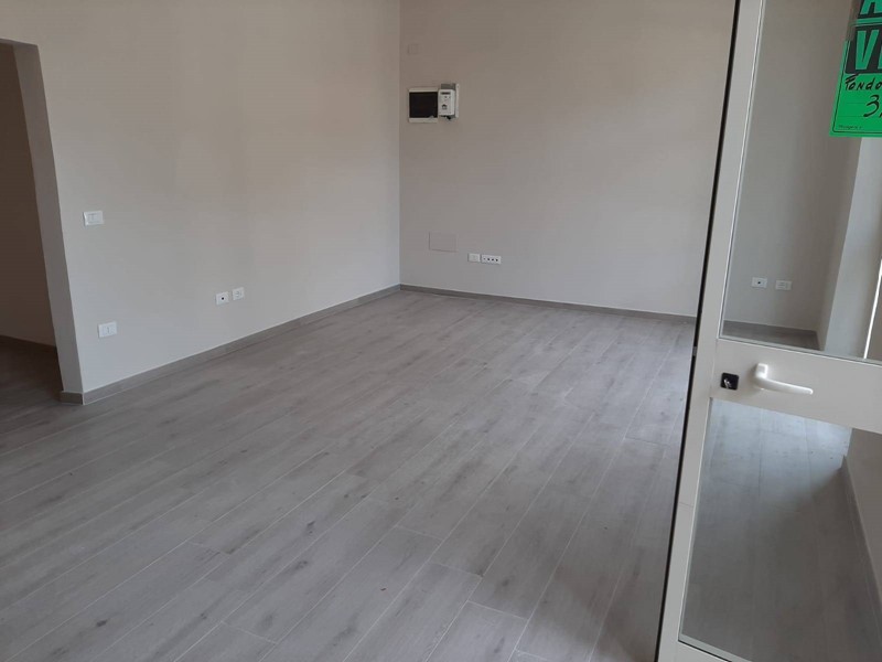 Attività commerciale in Affitto a Pisa, 1'000€, 40 m²