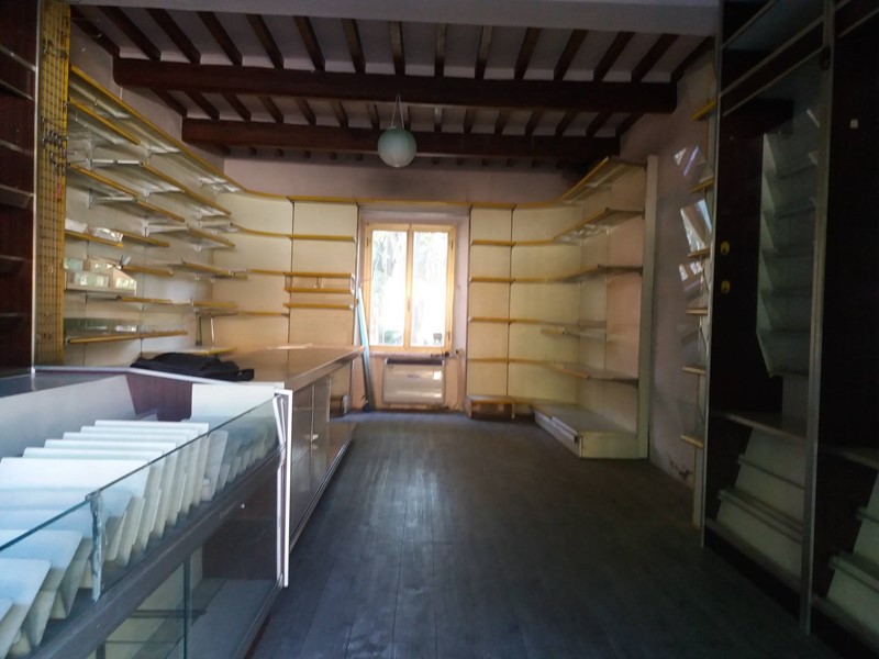 Attività commerciale in Vendita a San Giuliano Terme, 100'000€, 50 m²