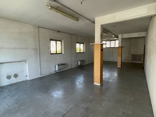 Attività commerciale in Affitto a Pisa, 3'000€, 265 m²