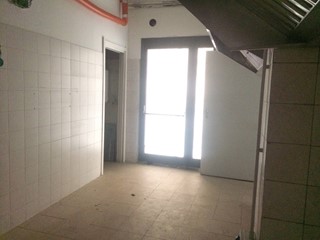 Attività commerciale in Affitto a Pisa, 1'000€, 35 m²