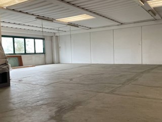 Ufficio in Affitto a Cascina, 650€, 130 m²