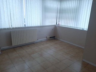 Ufficio in Affitto a Cascina, 600€, 55 m²