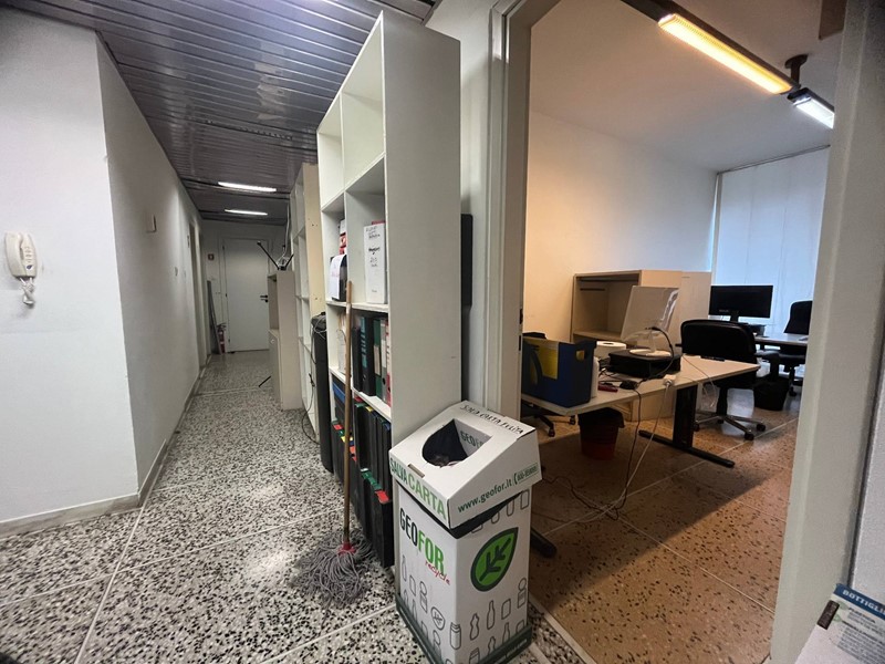 Ufficio in Affitto a Pisa, 2'800€, 110 m²