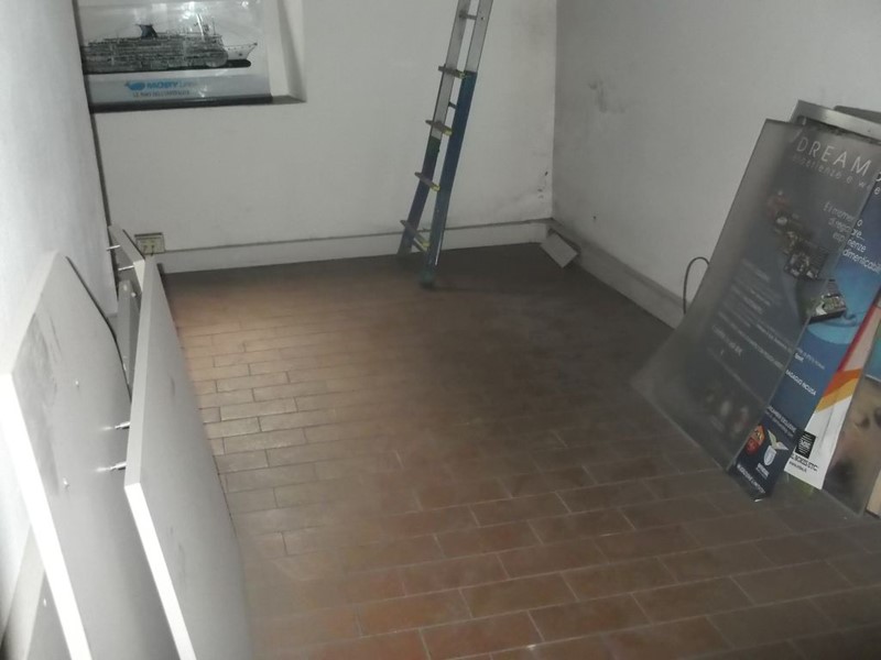 Attività commerciale in Vendita a Pisa, 240'000€, 75 m²