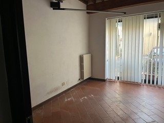 Attività commerciale in Affitto a Pisa, 1'000€, 80 m²