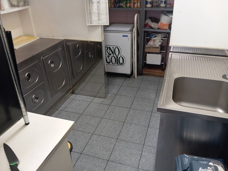 Attività commerciale in Vendita a Pisa, 115'000€, 100 m²