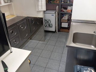 Attività commerciale in Vendita a Pisa, 115'000€, 100 m²