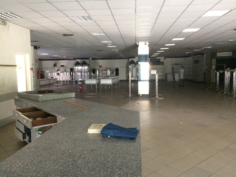 Attività commerciale in Affitto a Aulla, 5'000€, 2000 m²