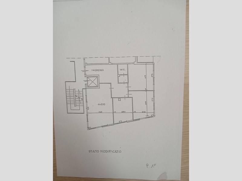 Attività commerciale in Affitto a Pisa, 1'300€, 113 m²
